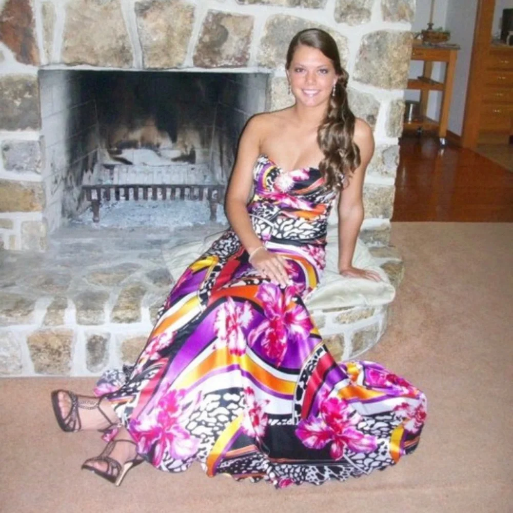 Caché Prom Dress - Picture 3 of 4